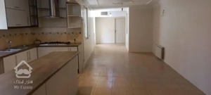 ۸۰متر.کم واحد.سرتاسر پرده خور.خوش نقشه.خیابان مرادی.گلدیز