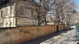 فروش کلنگی ۲۳۰۰ متر زمین بنای ۵۰۰ متری