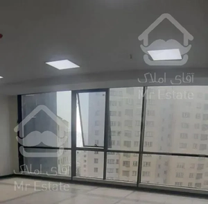 ۷۵ متر اداری آکاداسنتر *مجاورت دریاچه چیتگر *