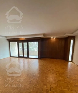 ۱۸۰ متر ۳ خواب اندرزگو  بالکن بزرگ