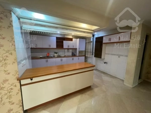 قلهک 135 متر 3 خواب لوکیشن خلوت