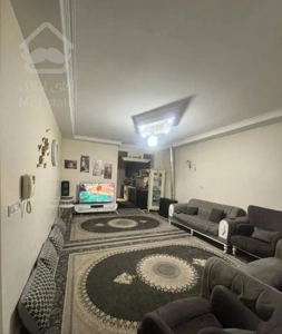 ۶۰ متر طبقه همکف بالکن + پارکینگ خیابان حسینی