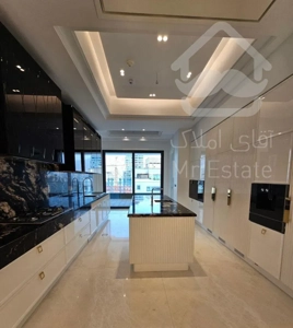 فروش ۲۶۲ متر فول / ۴ خواب / در حد نو/ ۳ پارکینگ