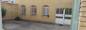 آپارتمان نیمه ویلایی با حیاط گلستان
