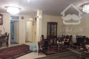 ۱۲۰متر آپارتمان  ۴پله پایین از حیاط