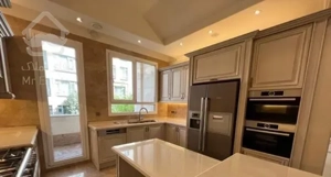 باغ فردوس ۲۲۰متر کلید نخورده ۴پارکینگ هتلینگ