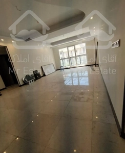 ۱۴۰متر سه خوابه شمال کاشانی ساز کلید نخورده