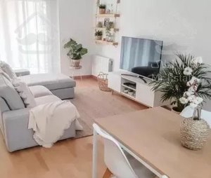 فرشته ۲۲۰ متر ۳ خواب فول امکانات ۲ پارکینگ