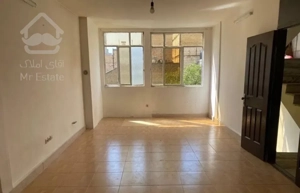 آپارتمان ۶۵متری طبقه دوم تمیز و تخلیه