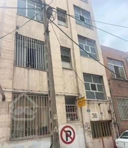 ۱/۵ طبقه۸۲ متر اپارتمان قدیمی سند دار، فوری فروشی