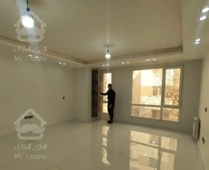 ۸۶متر/سالن پرده خور/تاپ لوکیشن/مالک شدیداً فروشنده