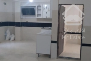 یک واحد ۷۵متری طبقه همکف و۲۰۰متر حیاط