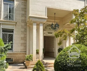 آپارتمان ۲۲۰متری نیاوران