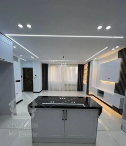 ۷۵ متر/سنددار/۲ بر نورگیر /آسانسور و پارکینگ سندی