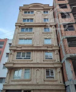 آپارتمان سند دار سه خواب طبقه آخر/ خ آزادی