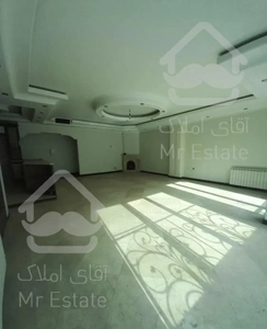 ۱۲۱متر۳خوابه/فول‌امکانات/بالای جلال