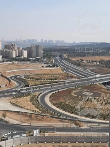 96 متری لاکچری در غرب دریاچه