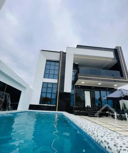 تریبلکس ۳۵۰متری/استخردار/ روف زیبا/شهرکی دنج