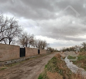 زمین ویلایی حصار شده