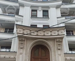 270متر /سه خواب /فرمانیه شرقی