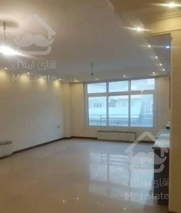 آپارتمان ۱۲۷ متری سه خوابه طبقه ی سوم