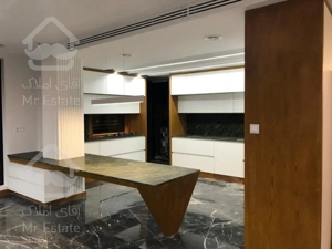 فروش آپارتمان ۲۶۰متری مدرن تک‌واحدی خوش‌نقشه شیراز قدوسی‌غربی