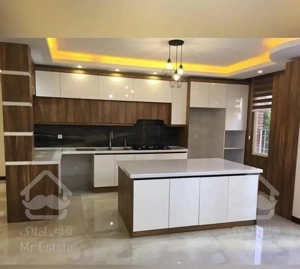 ۱۲۸متری۳خوابه(خ جهان ارا)(۲پارکینگ سندی)