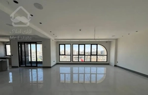 آپارتمان ۲۲۰ متری/سازنده خوشنام/ بهترین متریال