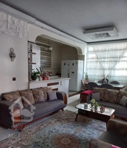 ۶۶متر پونک / رو به آفتاب / فول  امکانات