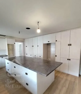 جردن ۱۴۷ متر سه خواب ۵ ساله ز ی ر قیمت