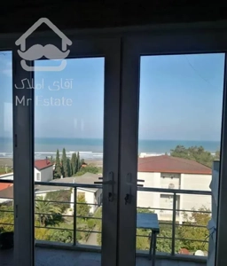 ۱۳۰ متر رو به دریا ،روف،سند تک برگ رویان