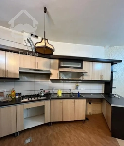 اپارتمان  85 متری واقع در میدان معلم