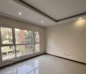 ۱۰۰متر/اباذر/سالن پرده خور/ تراورتن