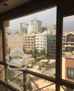 اپارتمان ۱۳۰ متری ولیعصر