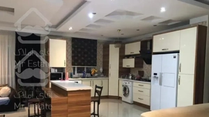 ۷۲ متر بازسازی شده غرق در نور