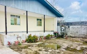 فروش ویلا 285 متری با محوطه بزرگ و سرسبز