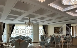 ۲۳۵متر گلسنگ/۳خواب سوئیت مجزا/کلید نخورده