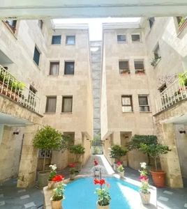 فروش آپارتمان۳۰۰متر ۴خواب آجودانیه/۲۱۰متر قدرالسهم