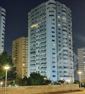 ۸۲ متر برج هرمزان تک مورد فروشی