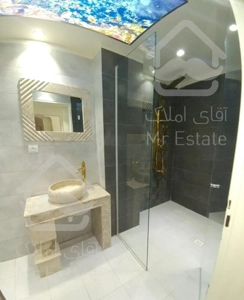 216متر طبقه اول با حیاط خلوت نوساز