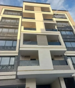 آپارتمان نوساز شیک