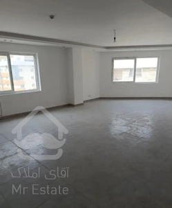 آپارتمان نورگیر  ، طبقه آخر ، لوکیشن