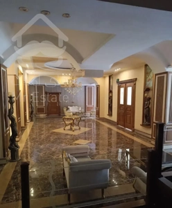 ۳۴۰ متر ۴ خواب  محمودیه( زیر قیمت منطقه،)