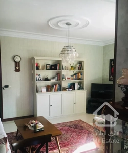 ٥١ متر کاملا آفتابگیر و خوش نقشه