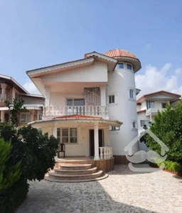 فروش ویلا مترا زمین ۶۰۰ متر بنا ۲۰۰ متر توسکامحله