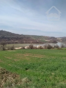 زمین با چشم انداز سد و کوه/ منطقه باصفا/ آینده دار