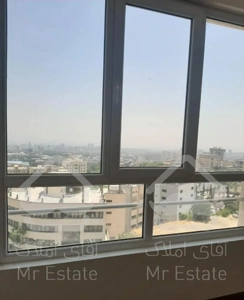 ۱۵۰مترویوبدون مشرف به سمت جنوب تراس قابل چیدمان