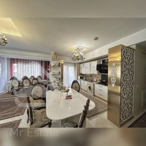 ۸۰متر ۲خواب فول روبه افتاب نور مستقیم