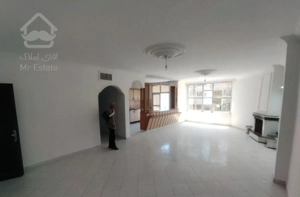 لادن 20 طبقه سوم با آسانسور/110متر شیک و‌خوب