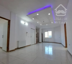 رهن آپارتمان ۹۲ متری طبقه اول تک سقف